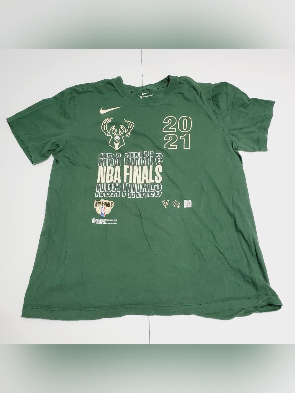 Nike Men's Tee Shirt Green Milwaukee Bucks 2021 NBA Finals Pattern Medium